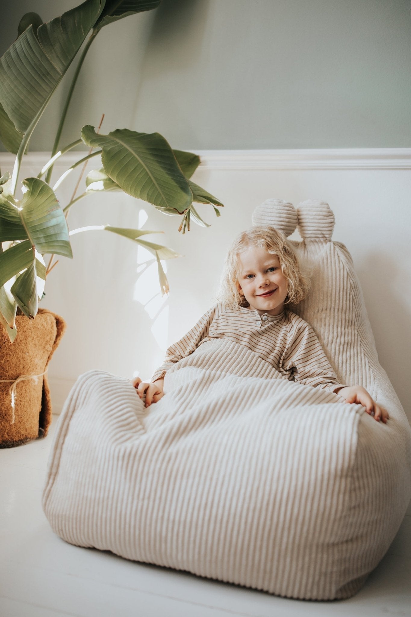 TEDDY L Bean Bag, Corduroy Dark Grey - Scandinavian Stories by Marton