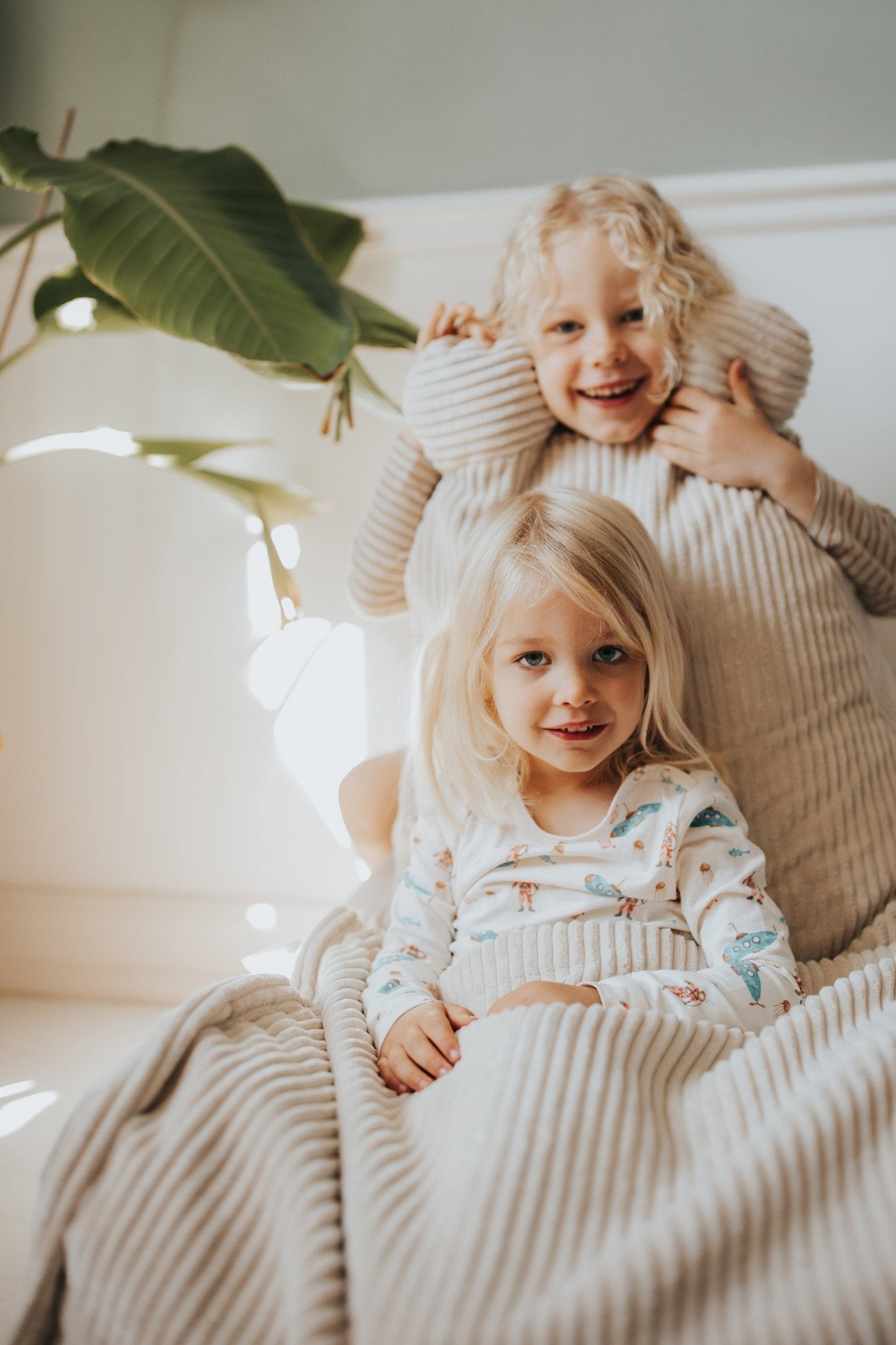 TEDDY L Bean Bag, Corduroy Dark Grey - Scandinavian Stories by Marton